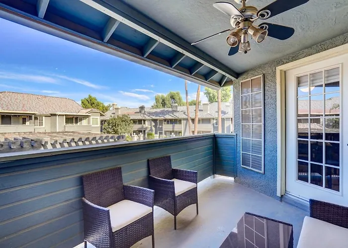 Holiday home Balcony & Pool Access: Quiet West *