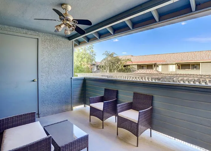 Balcony & Pool Access: Quiet West * Chandler