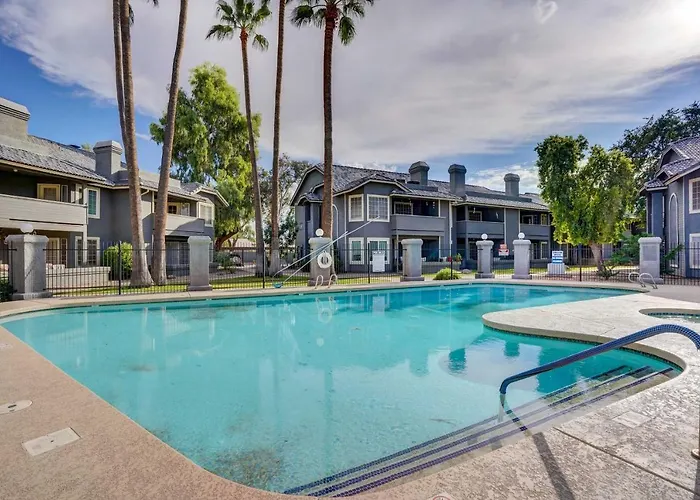 Holiday home Balcony & Pool Access: Quiet West *