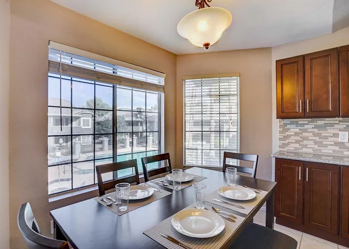 Holiday home Balcony & Pool Access: Quiet West *