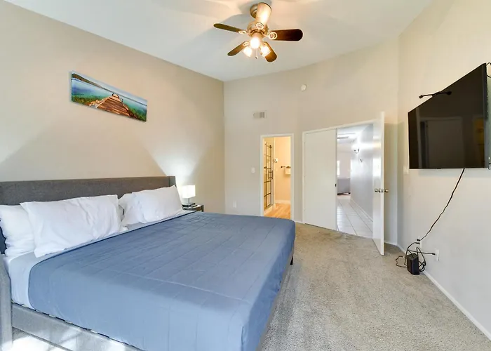 Balcony & Pool Access: Quiet West Holiday home